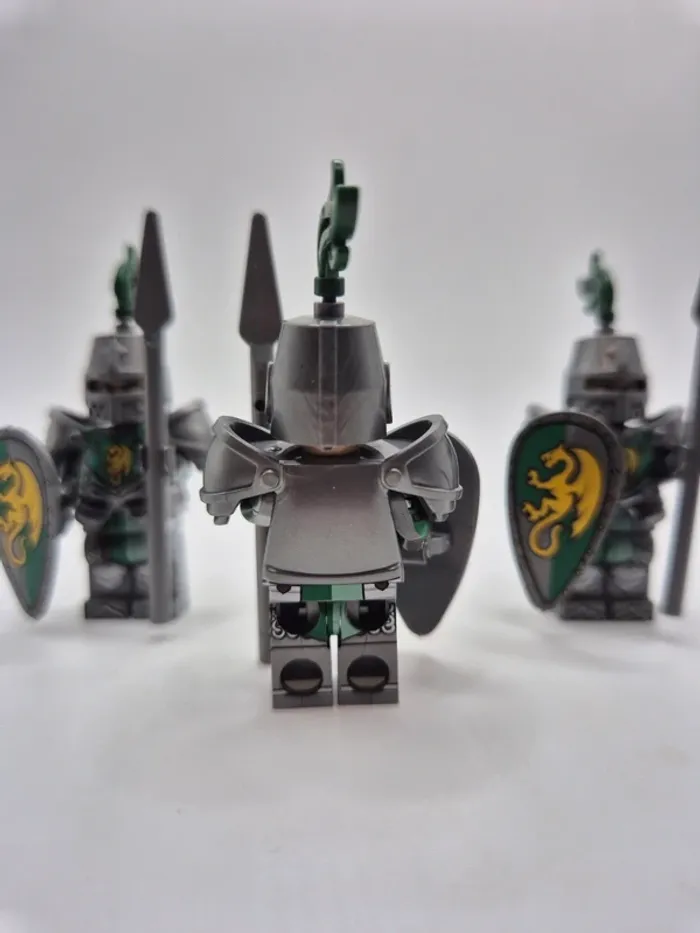 Figurines type lego 3 soldats chevaliers Du Dragons Vert - photo numéro 4