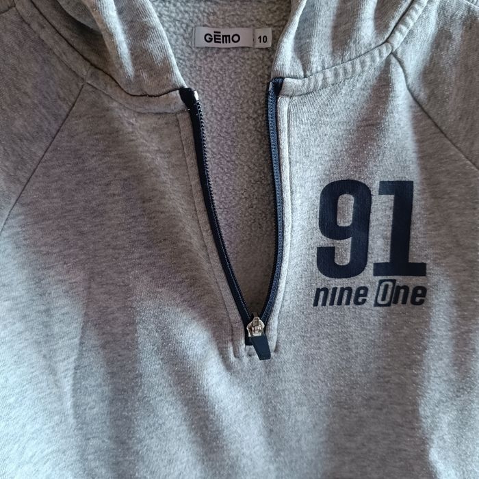 Pull ou sweat à a capuche Gémo taille 10 ans - photo numéro 3