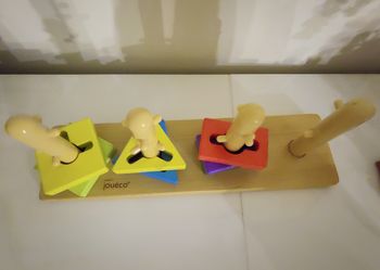 Jouet en bois encastrement