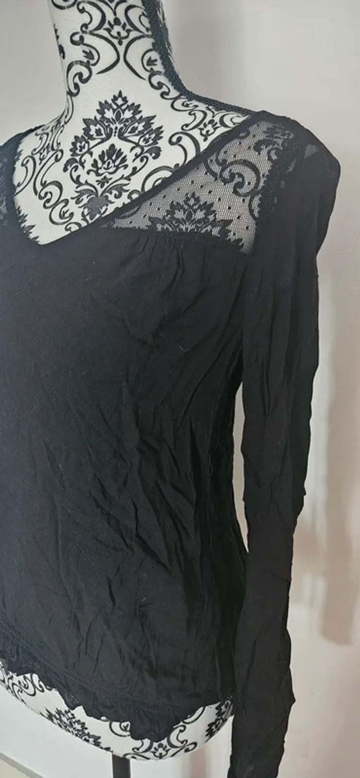 Haut noir dentelle - photo numéro 3