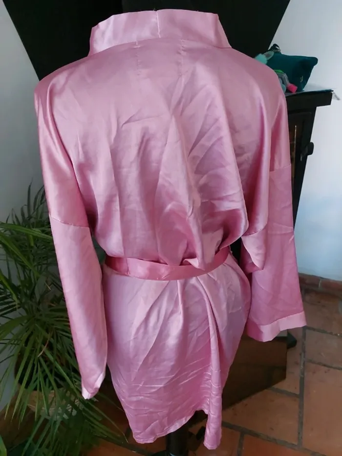 Peignoir en satin - photo numéro 4
