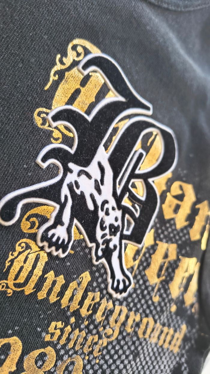 🖤 Super tshirt noir imprimé or/blanc (8 ans) 🖤 - photo numéro 2