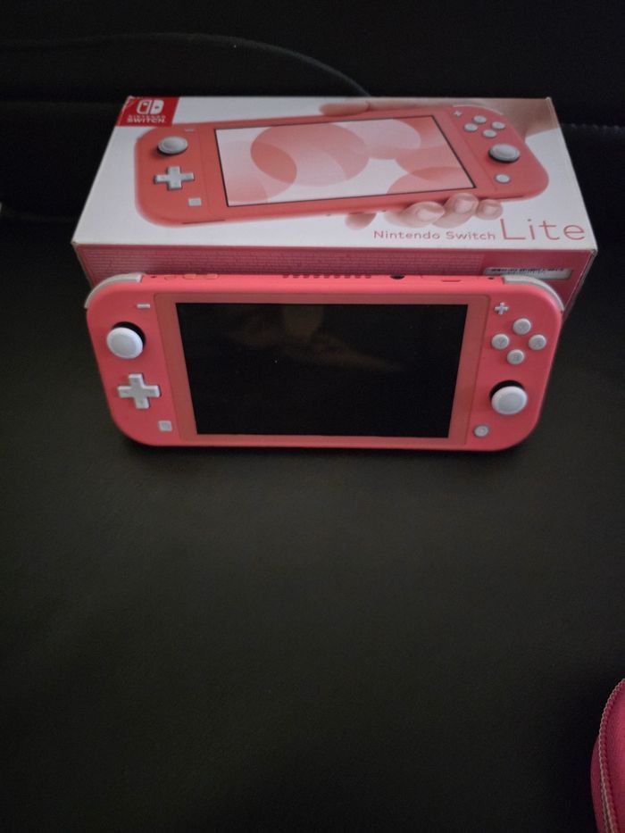 Switch lite - photo numéro 2