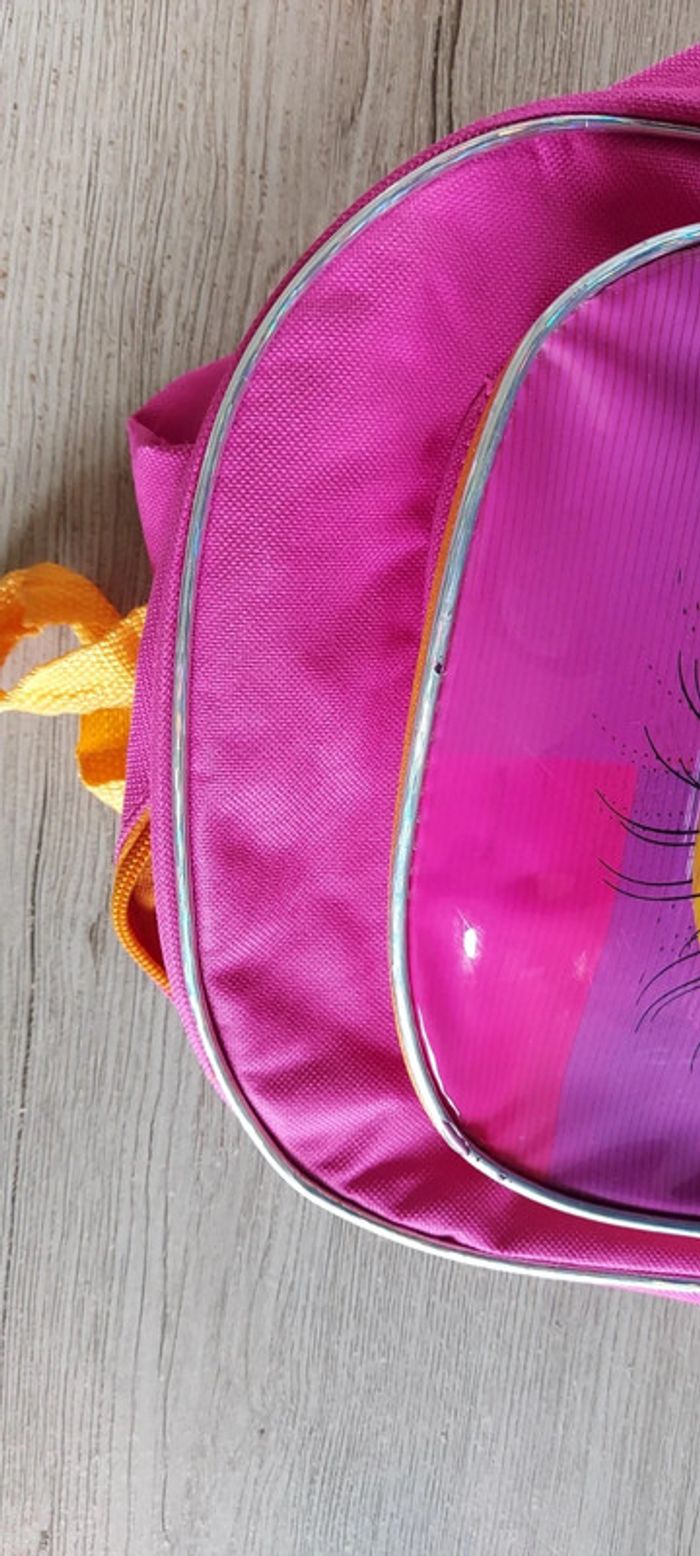 Cartable / sac à dos Minion rose, en bon etat - photo numéro 4