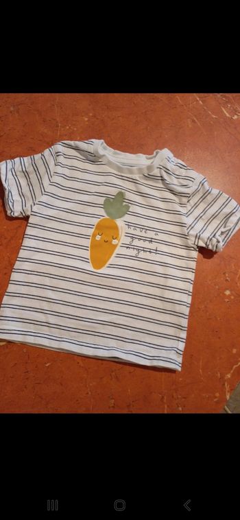 T.shirt bébé taille 12 mois