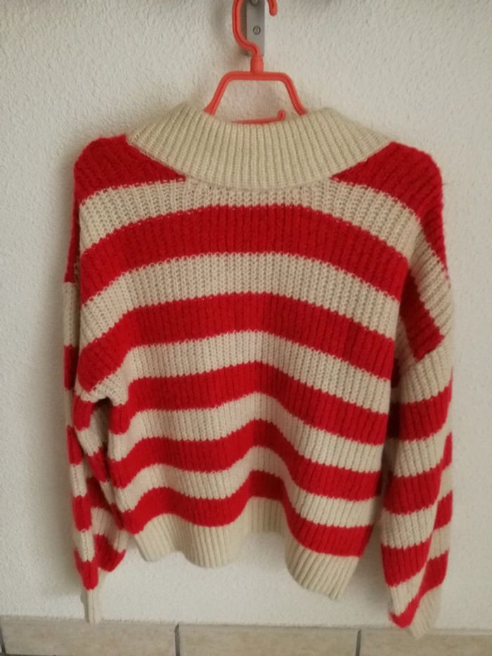 Pull rouge et blanc - photo numéro 2