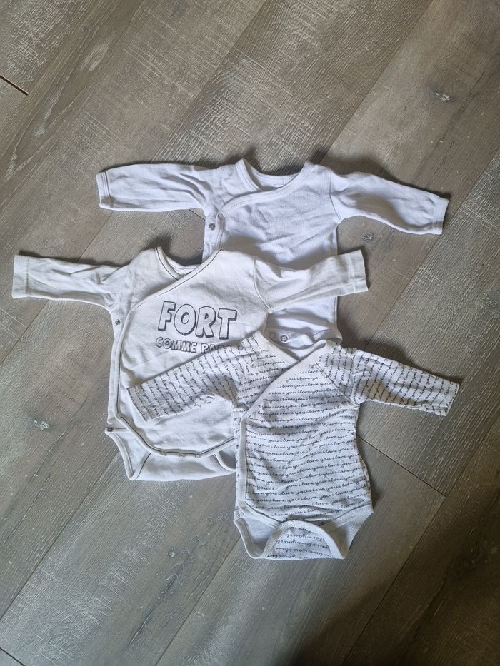 Lot 3 bodies 1 mois