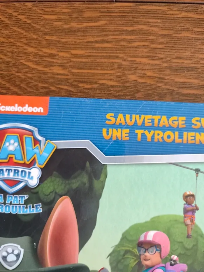 Livre paw patrol sauvetage sur une tyrolienne - photo numéro 2