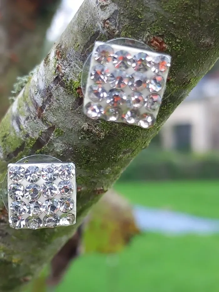 Petites boucles d'oreilles à picot - photo numéro 5