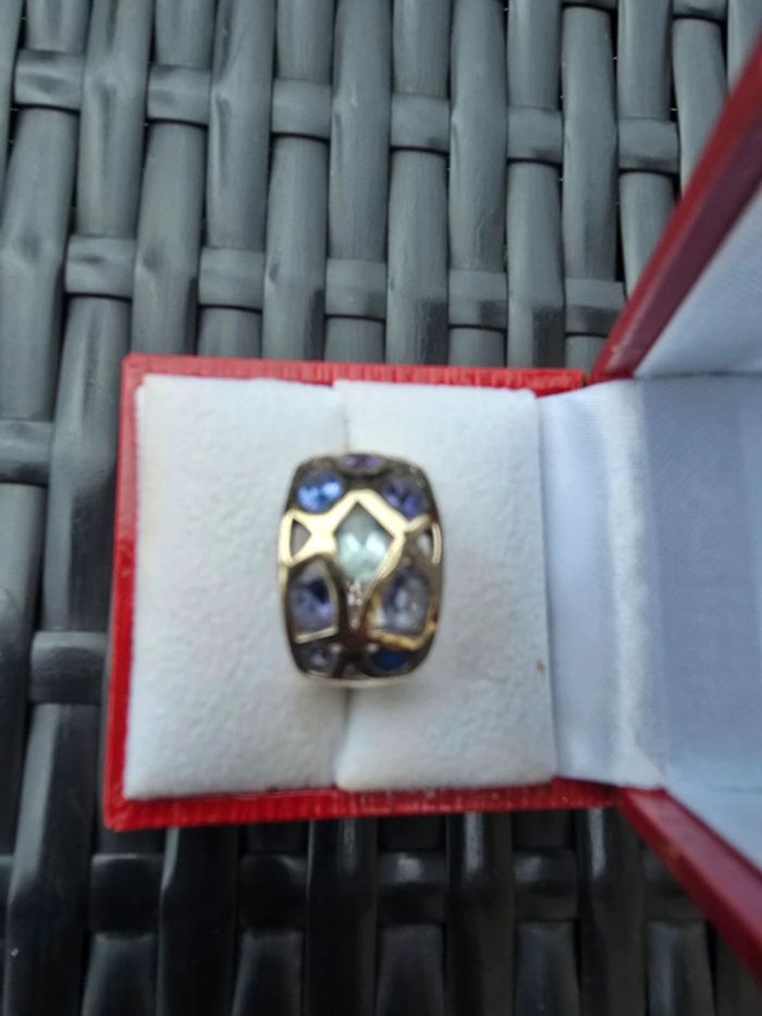 Bague or blanc et pierres précieuses - photo numéro 2
