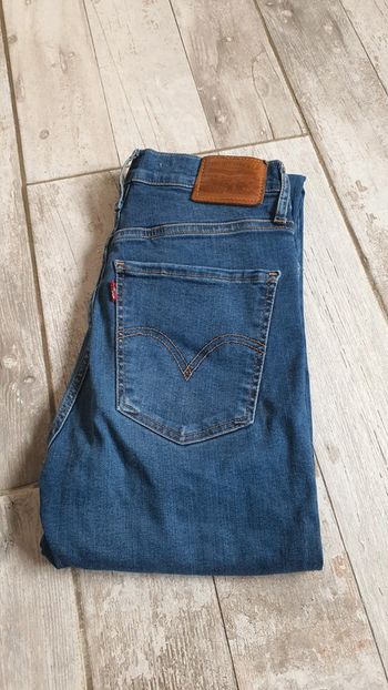Jean Levi's mile hight super skinny w27 l32 taille 36 en très bon état