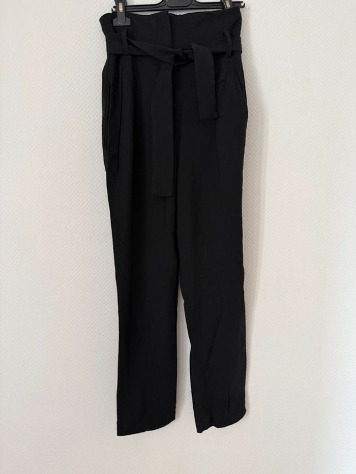 Pantalon droit en très bon état taille 0 Ba&sh