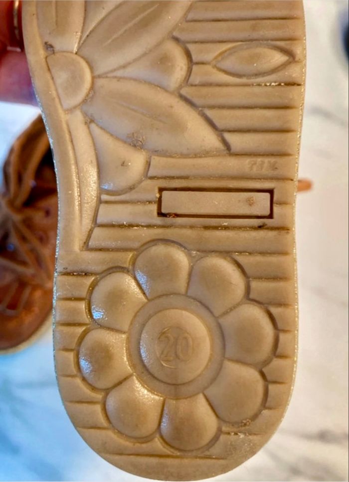 Chaussures en cuir taille 20 Aster - parfait état - photo numéro 4