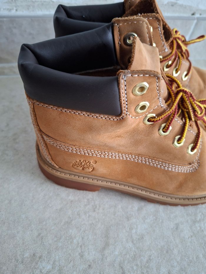 Chaussures timberland Taille 33 très bon état - photo numéro 2