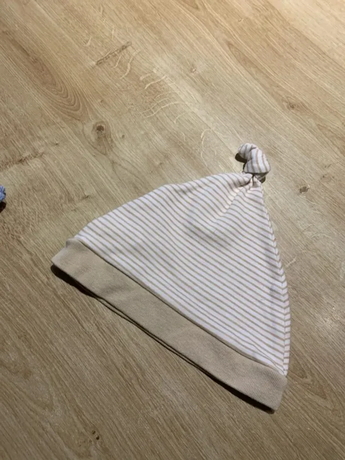 Bonnet de naissance taupe et blanc - photo numéro 2