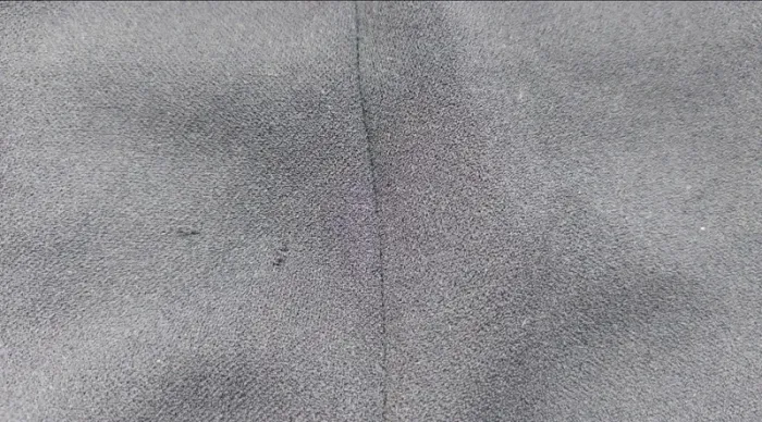 Short bleu foncé marine avec bandes blanches noires sur les côtes - photo numéro 7