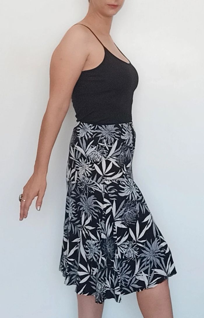 Jupe mi longue fluide taille 44/46 - photo numéro 3