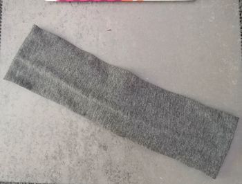 Bandeau cheveux gris tbe