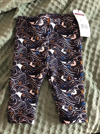 Très joli legging épais taille 3 mois neuf