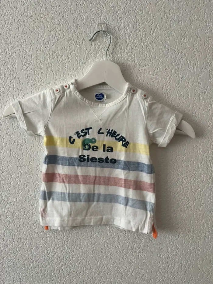 T-shirt bébé Mots d’enfants 18 mois – rayé message “C’est l’heure de la sieste”