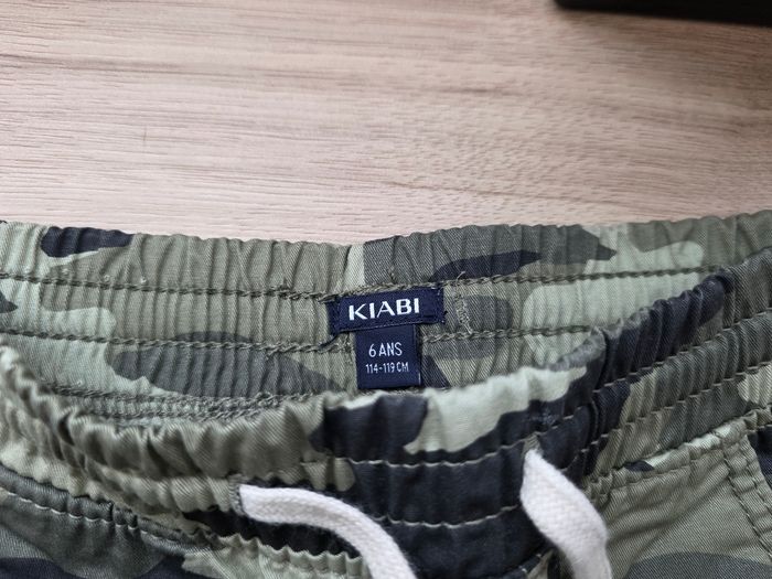 PANTALON GARÇON KAKI MILITAIRE MOTIFS DESSUS TAILLE 6ANS NEUF MARQUE KIABI - photo numéro 3