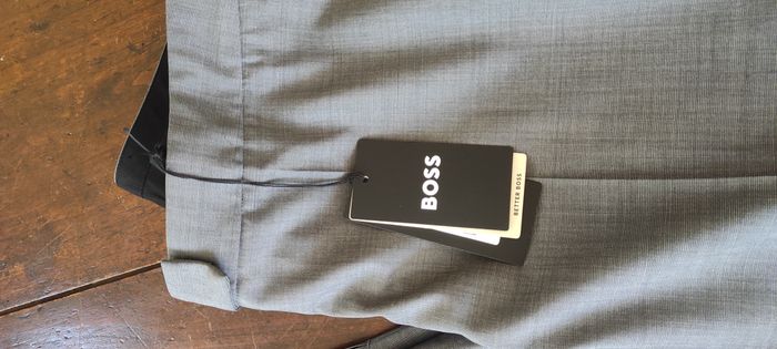 Pantalon fuseau tailleur BOSS neuf avec étiquette - photo numéro 2