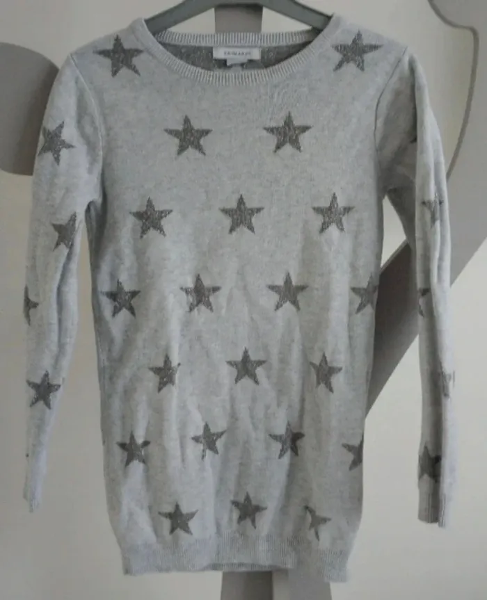 Pull gris motif étoile argenté Primark taille 8-9 ans