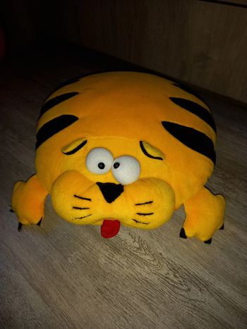 coussin peluche chat style garfield