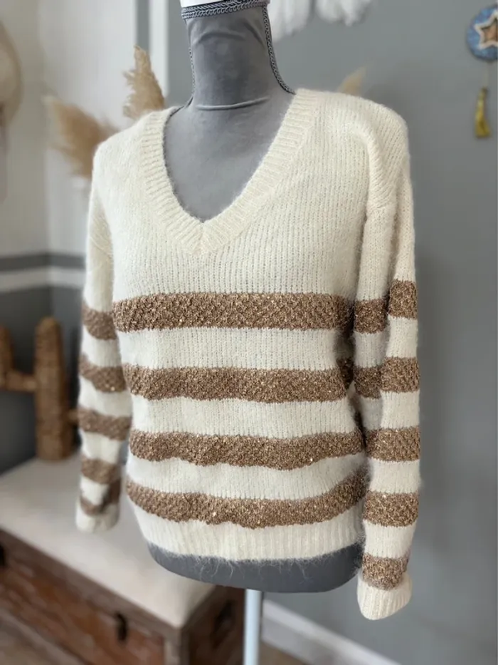 Pull tout doux avec sequins dorés. Taille unique - photo numéro 9
