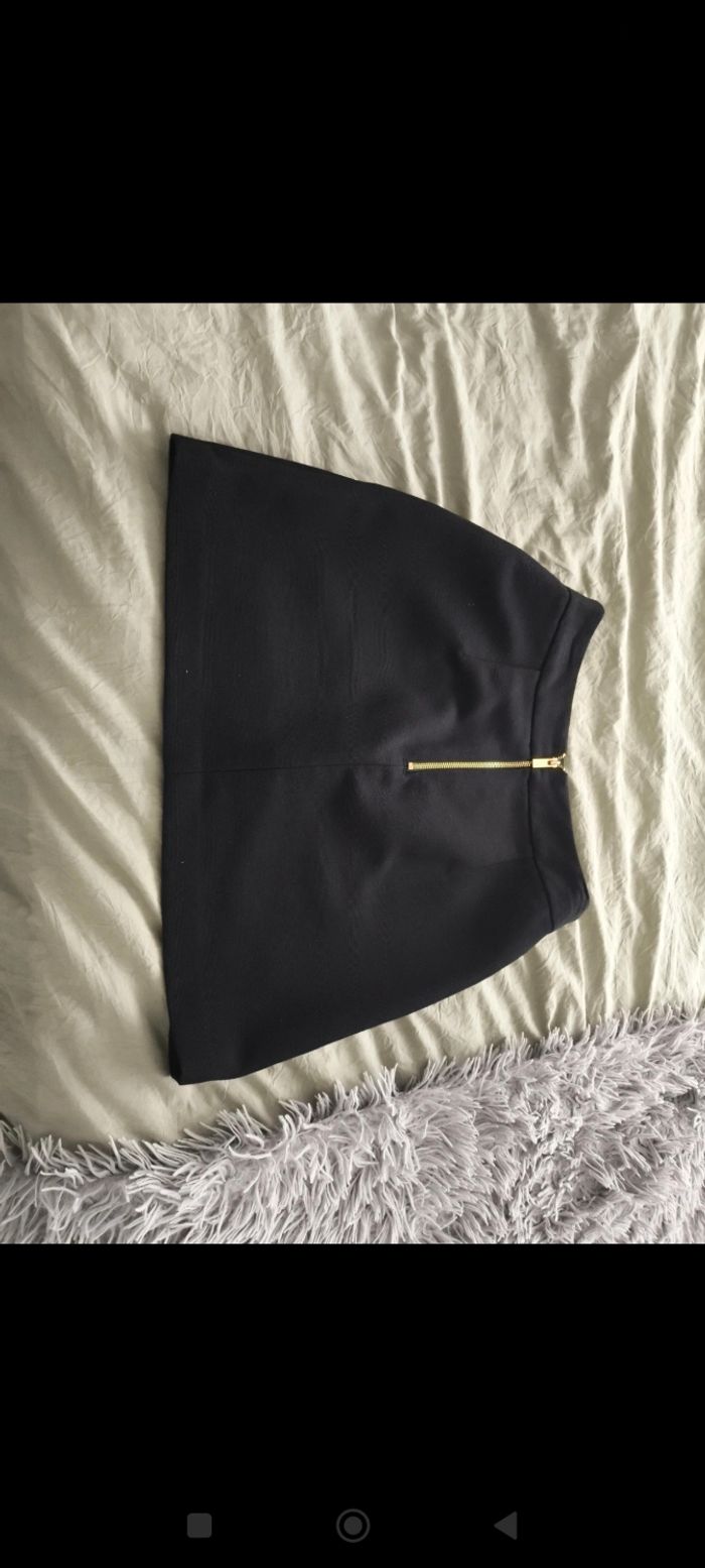 Jupe noire - photo numéro 2