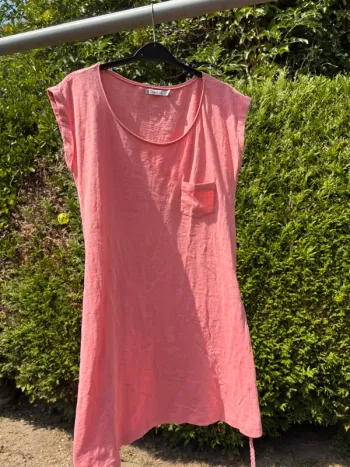 Robe t-shirt corail avec ceinture – Marque Gémo