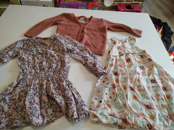 Lot de vêtements été fille taille 6 ans - photo numéro 3