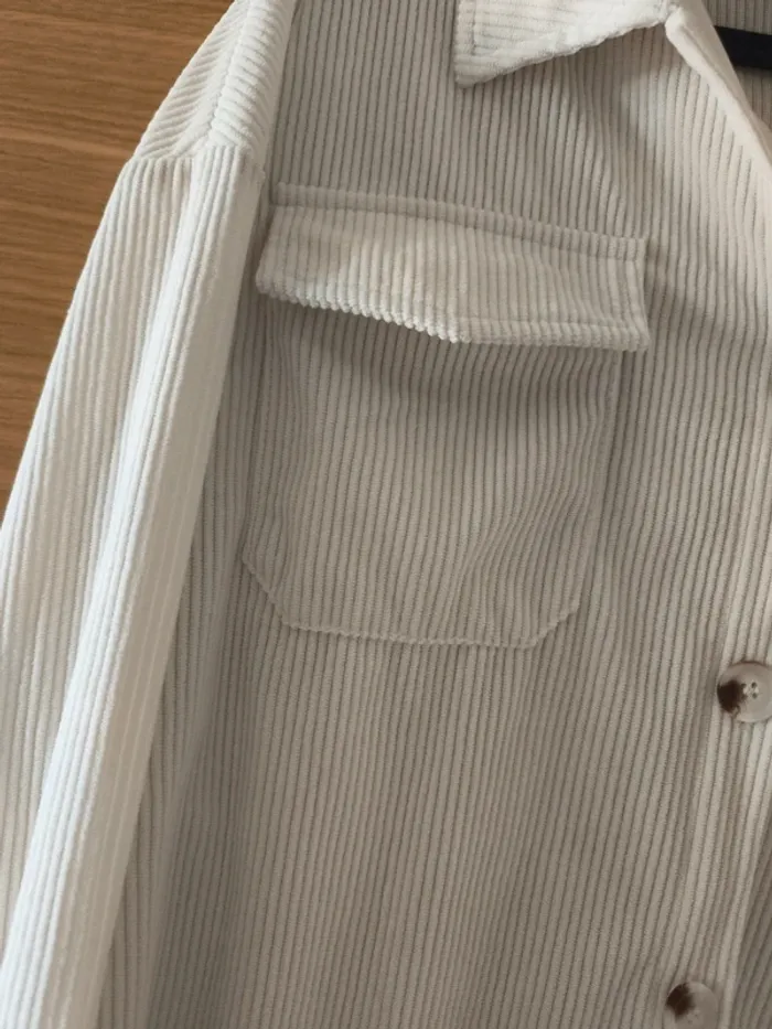 Sur chemise - photo numéro 2