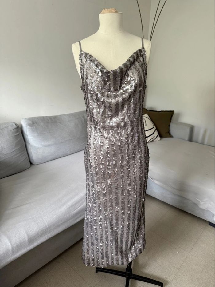 Robe de soirée à sequins - photo numéro 2