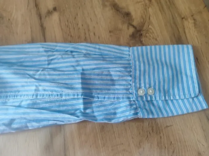 Chemise Bershka – S – Blanc/Bleu clair – État : Excellent - photo numéro 6