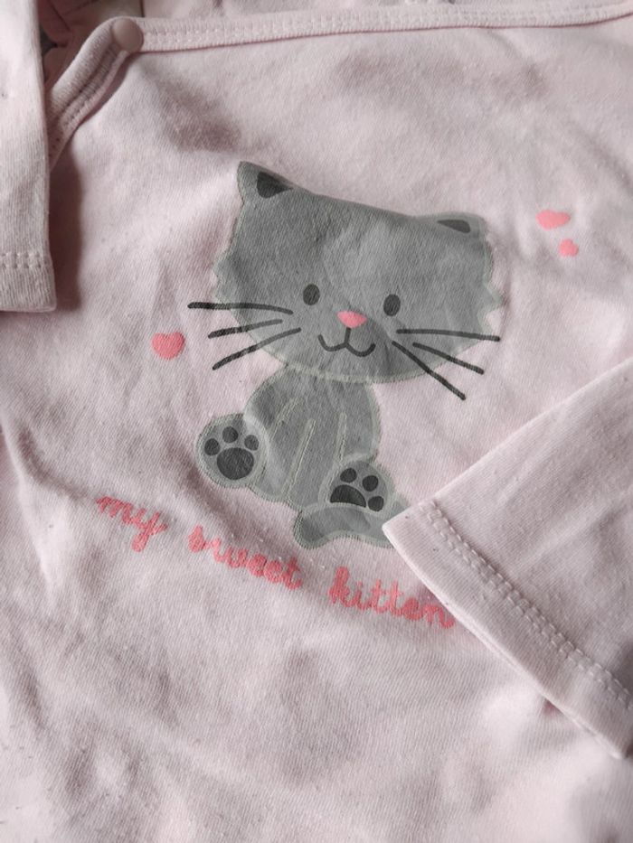 👧 lot fille pyjama et bodie cache cœur 9 mois - photo numéro 3