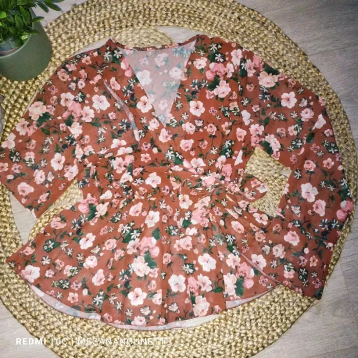 🌹 Blouse Portefeuille Fleurie Rouge bordeaux - Taille 38 🌹 - photo numéro 3
