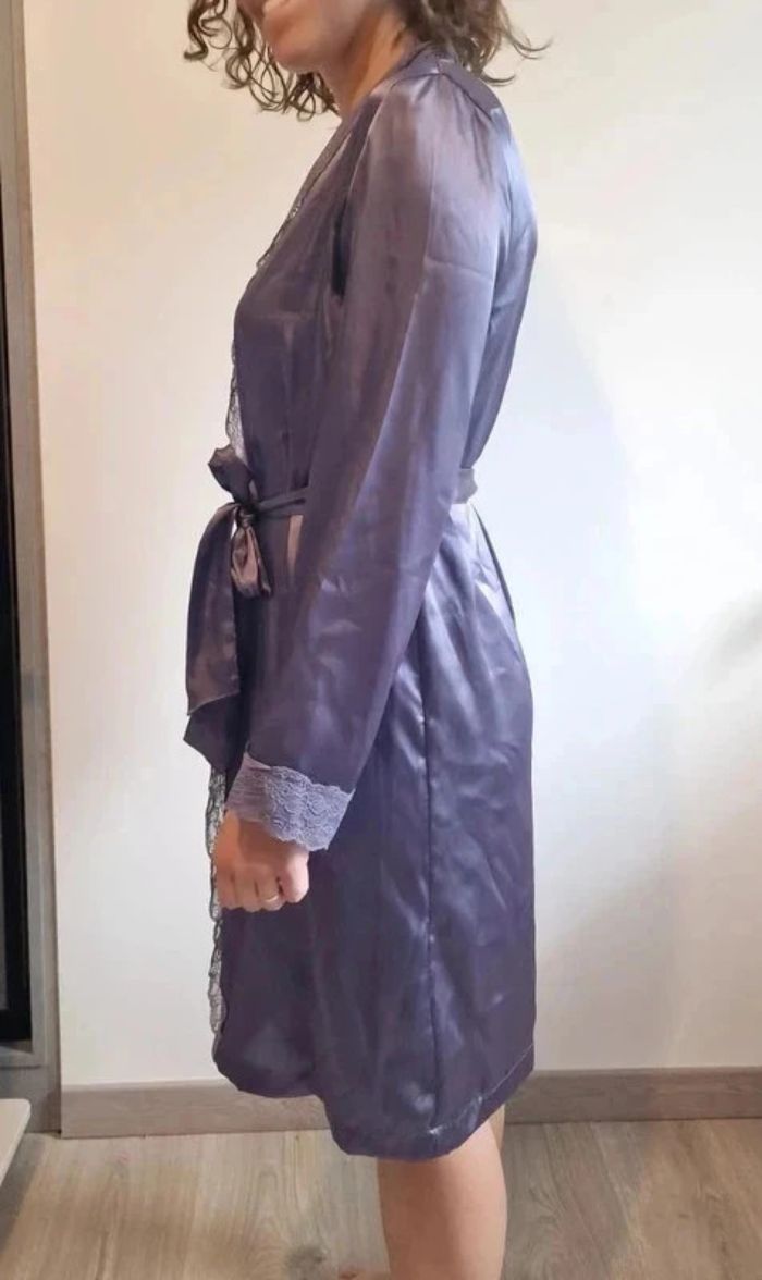 Robe de nuit violette - photo numéro 4