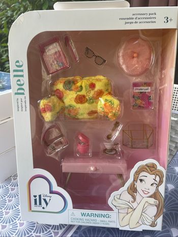 📦 Coffret Accessoires Disney ILY 4EVER – Inspiré de Belle (La Belle et la Bête) 🌹