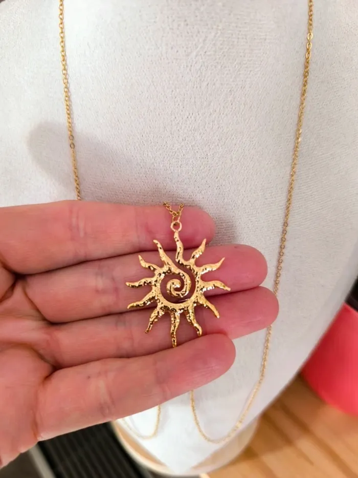 Sautoir ou collier long avec soleil - photo numéro 4