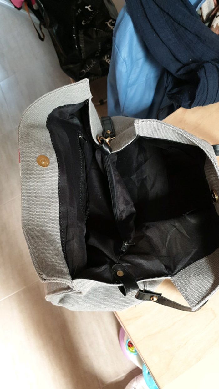 Sac gris - photo numéro 3