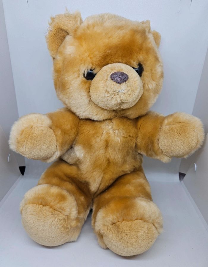 Ourson.
Hauteur : 25cm.