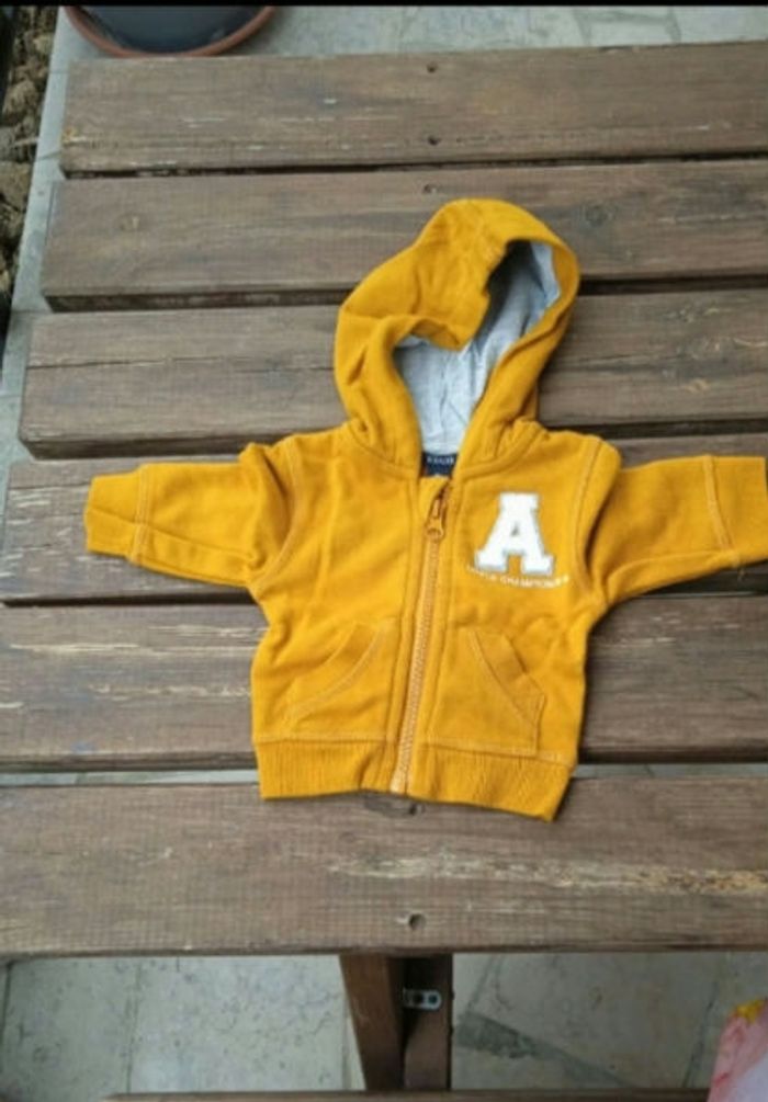 Veste a capuche 1 mois