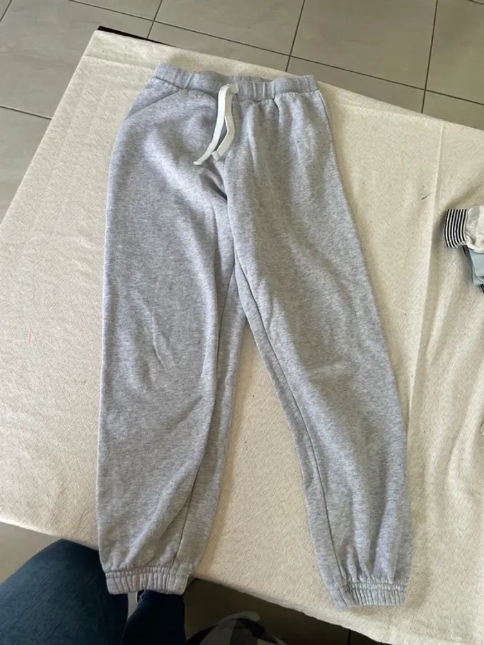 Jogging h&m 7/8 ans - photo numéro 3