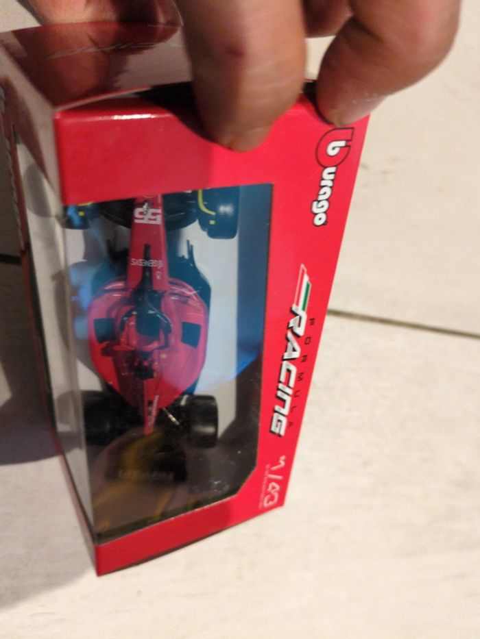 Formule 1 Ferrari SF23 bburago - photo numéro 2