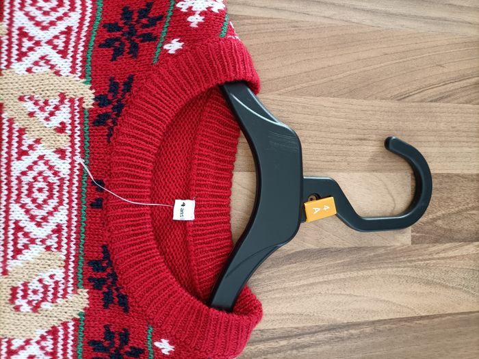 Pull de Noël rouge Rennes neuf 4 ans u essentiel - photo numéro 4