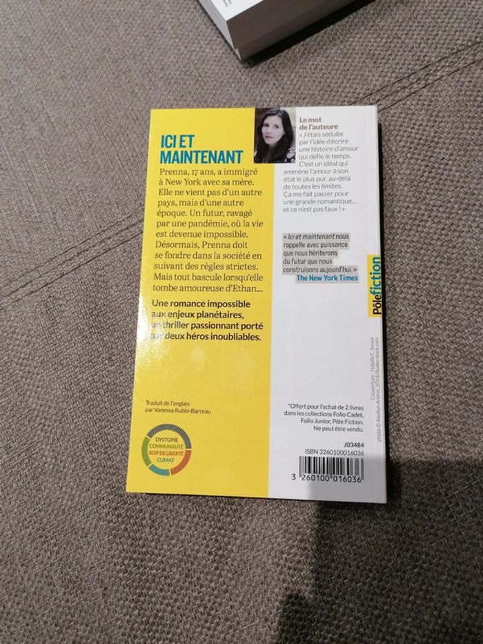 Livre Ici et maintenant Ann Brashares - photo numéro 2