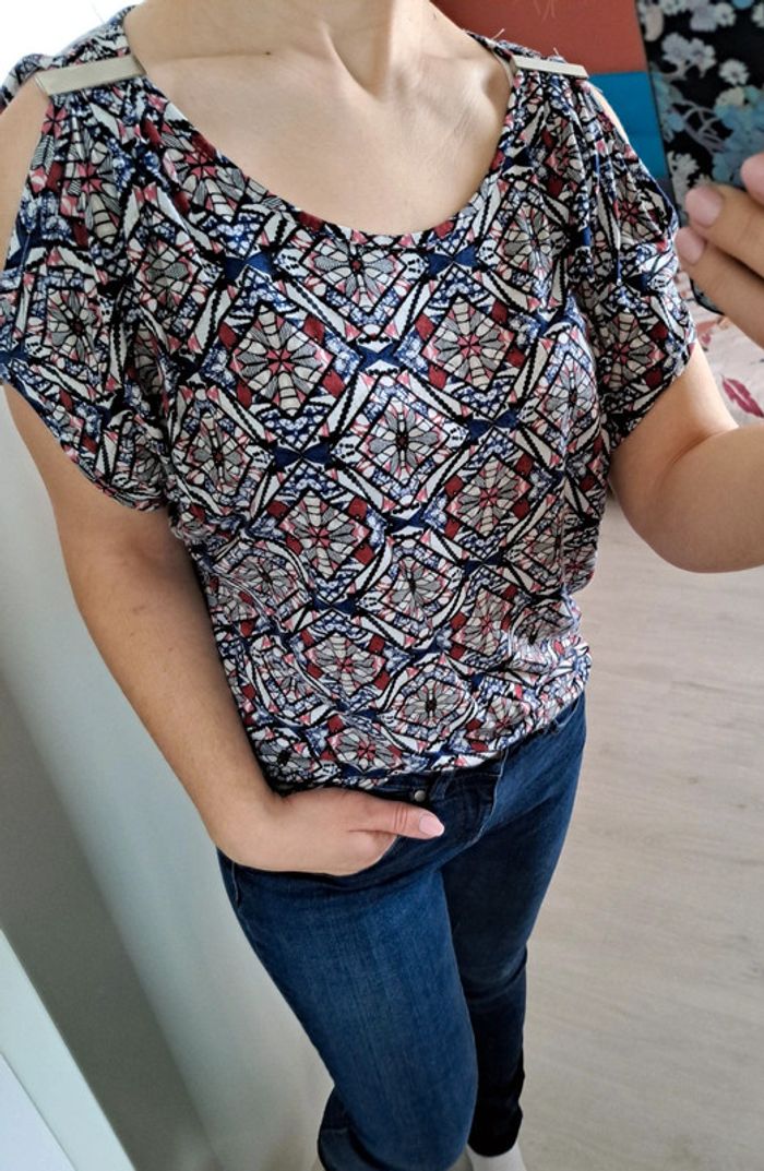 Tee-shirt épaules dénudées