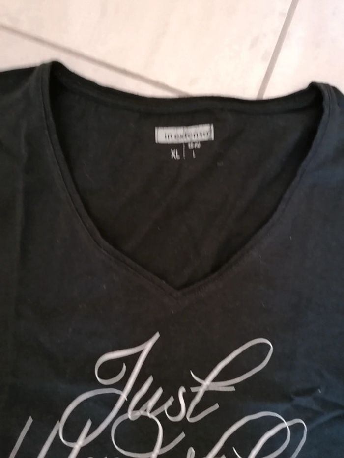 Tee-shirt porté une fois comme neuf taille XL - photo numéro 3