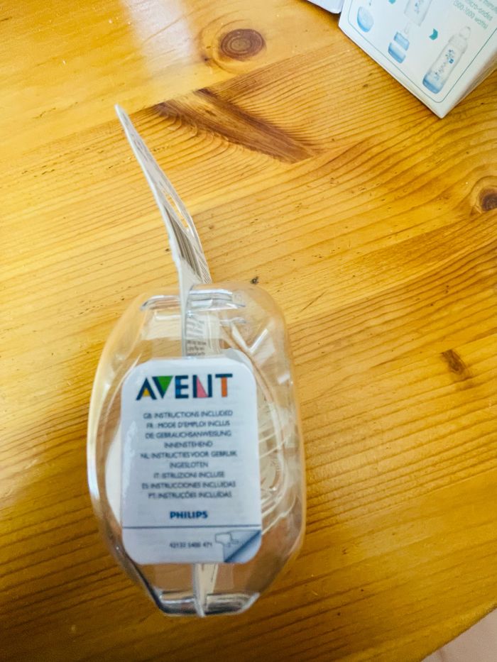2 tétines Philips Avent Classic+ Anti Colic 6mois+ pour liquides épaissis NEUVES - photo numéro 2